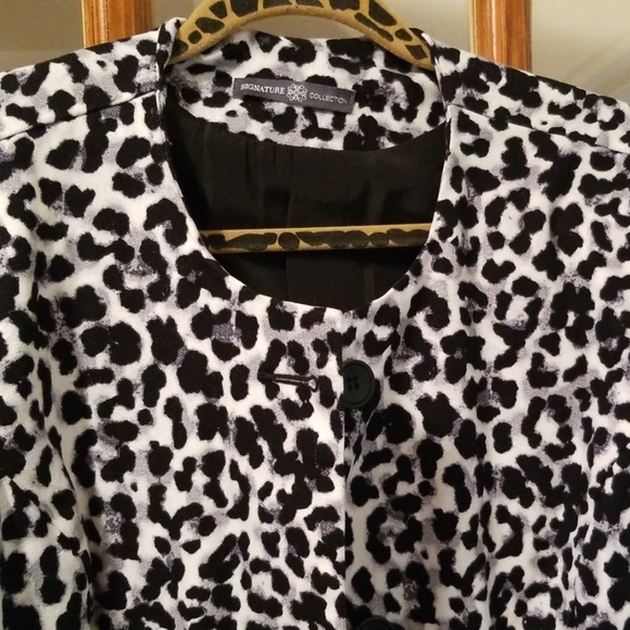 Snow Leopard jacket🧥 - Picture 2 of 6